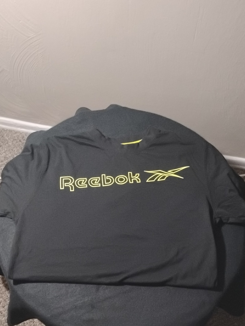 Reebok Men's Big Vector Logo Graphic T-Shirt - Black & Gold Size S